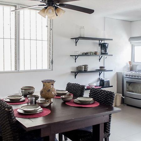 Whyz 4 You Private Rooms ปัวร์โตโมเรลอส ภายนอก รูปภาพ