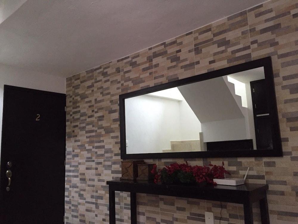 Whyz 4 You Private Rooms ปัวร์โตโมเรลอส ภายนอก รูปภาพ