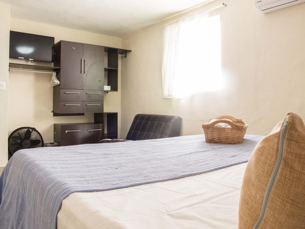 Whyz 4 You Private Rooms ปัวร์โตโมเรลอส ห้อง รูปภาพ