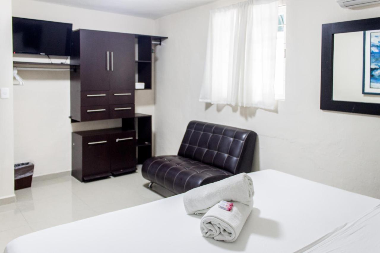 Whyz 4 You Private Rooms ปัวร์โตโมเรลอส ภายนอก รูปภาพ